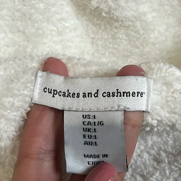 Cupcakes & cashmere - Soft White Sweater and Pants lounge Set Size L - Picture 8 of 8